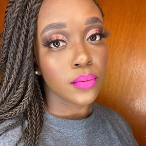 Meet your Posher, Sharonica